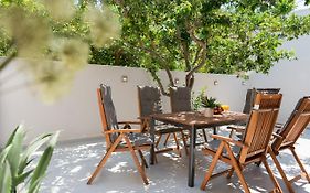 Al Santo Apartments